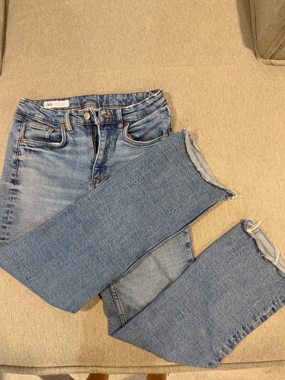 Zara Medium Light Blue Straight-Leg Women’s Jeans